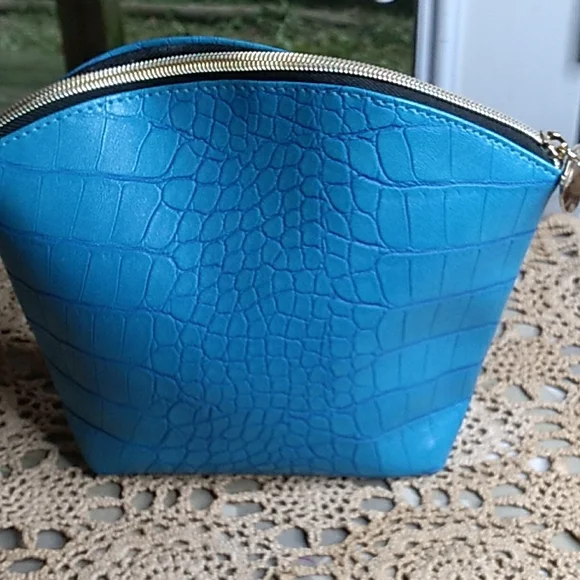 2 Elizabeth Arden Cosmetic Bags - Picture 8 of 9